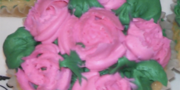 Cupcake decorated using WEBSUN piping tips